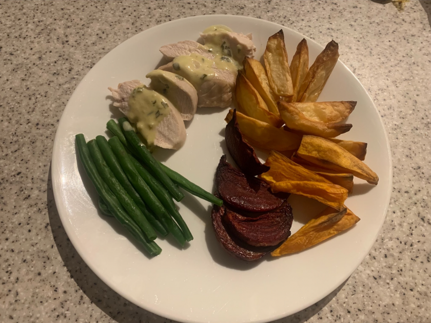 🟡 ✅  Baked Chicken Breast with a creamy lemony sauce with  Potato and Veggie Wedges