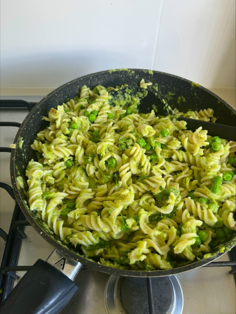 🟡 ✅  Pasta with Green Pea and leek sauce